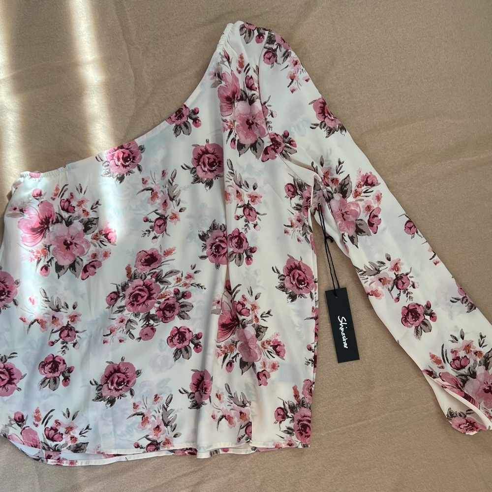 Single sleeve Top 💗